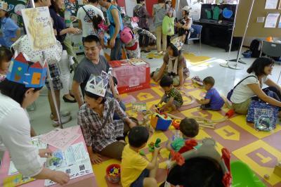 おもちゃの広場＋さらに木のおもちゃ