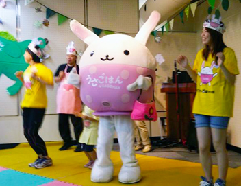 うさごはんを愛する会のうさごはんダンス