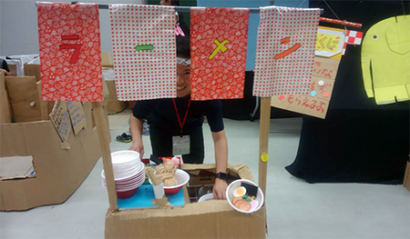 会場につくられたラーメン屋（おままごと）